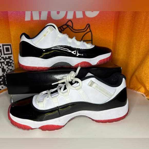 Jordan 11 Retro Low Concord-Bred Size 11M Pre-loved - Picture 4 of 7